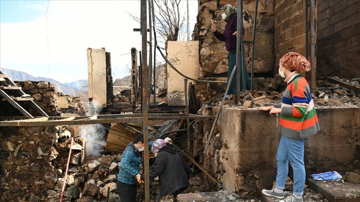 Artvin'deki yangından etkilenen vatandaşlara 1.5 milyon lira kaynak