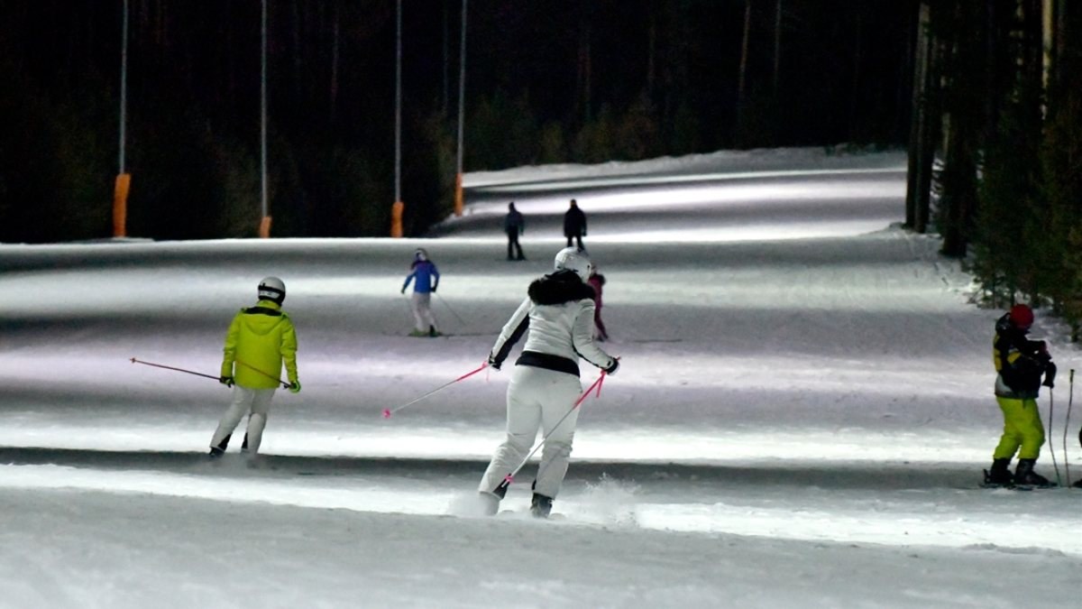 Cıbıltepe Kayak Merkezi'nde gece kayak keyfi