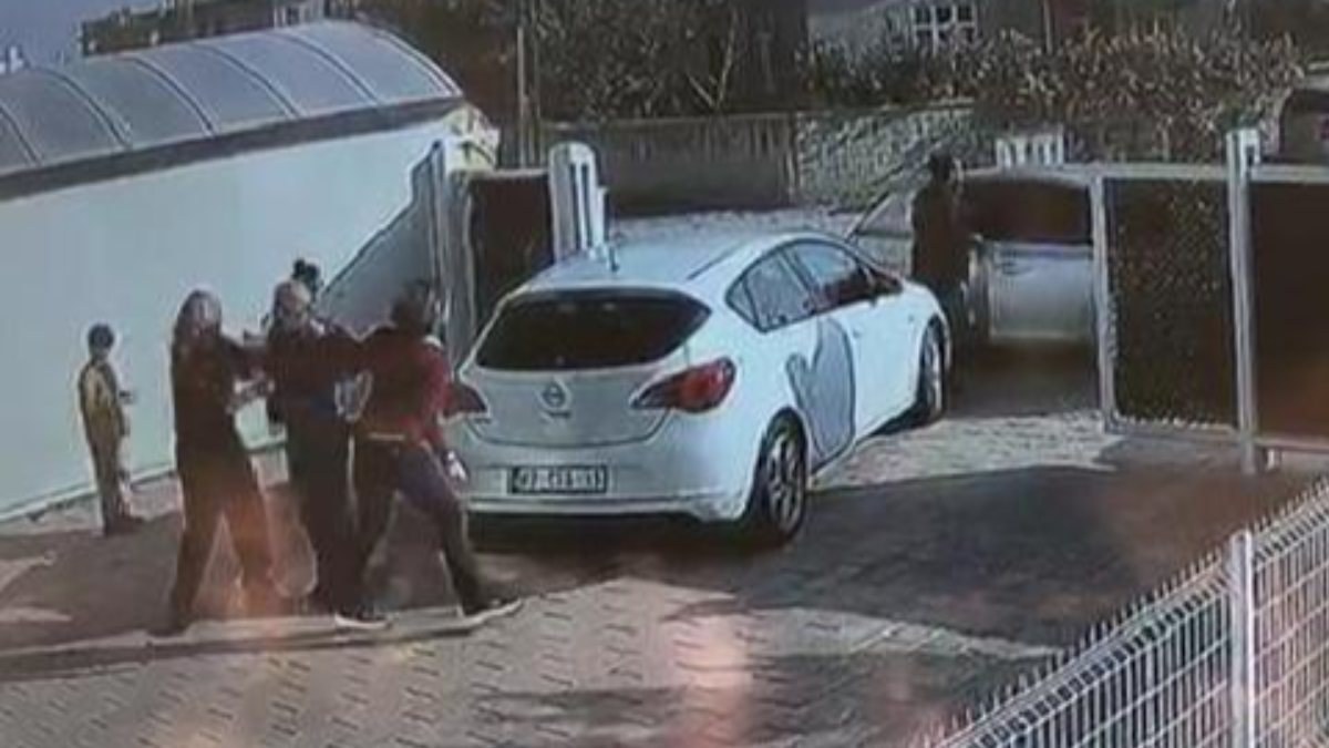 Konya'da park yeri kavgasında genç kadının kaburgasını kırdı