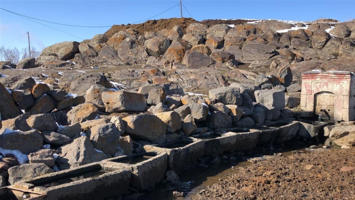 Kars'ta 86 yıllık taş çeşme ilk günkü sağlamlığını koruyor