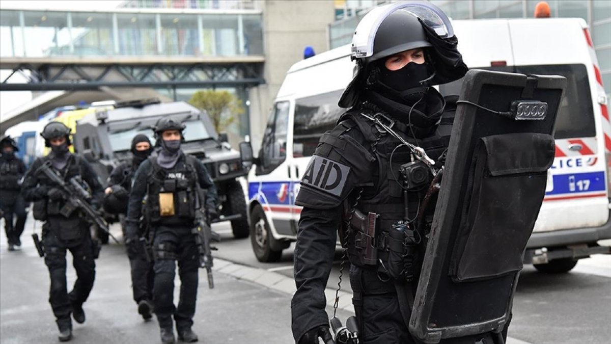 Fransız polisi operasyon yaptı: 10 PKK’lı gözaltına alındı