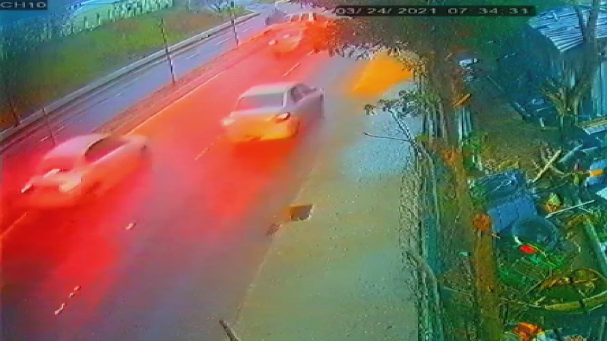 Gaziosmanpaşa'da zincirleme trafik kazası kamerada