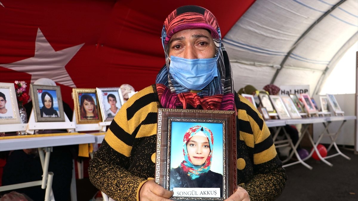 Diyarbakır annesi Fatma Akkuş: Çocukları anne babaları ile tehdit ediyorlar