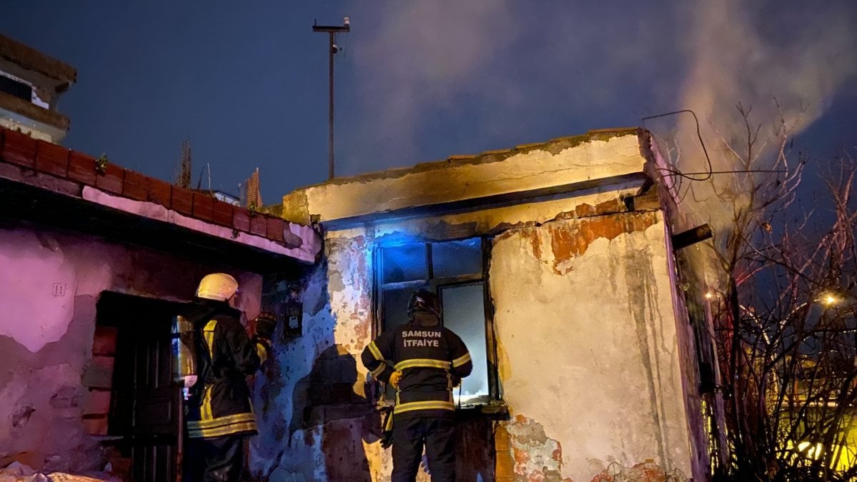 Samsun'daki yangında, müstakil ev kül oldu
