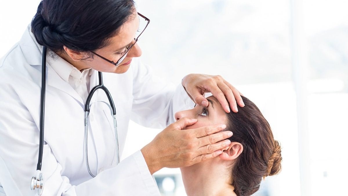 Tiroid hastalıkları dikkatli göz muayenesi gerektiriyor