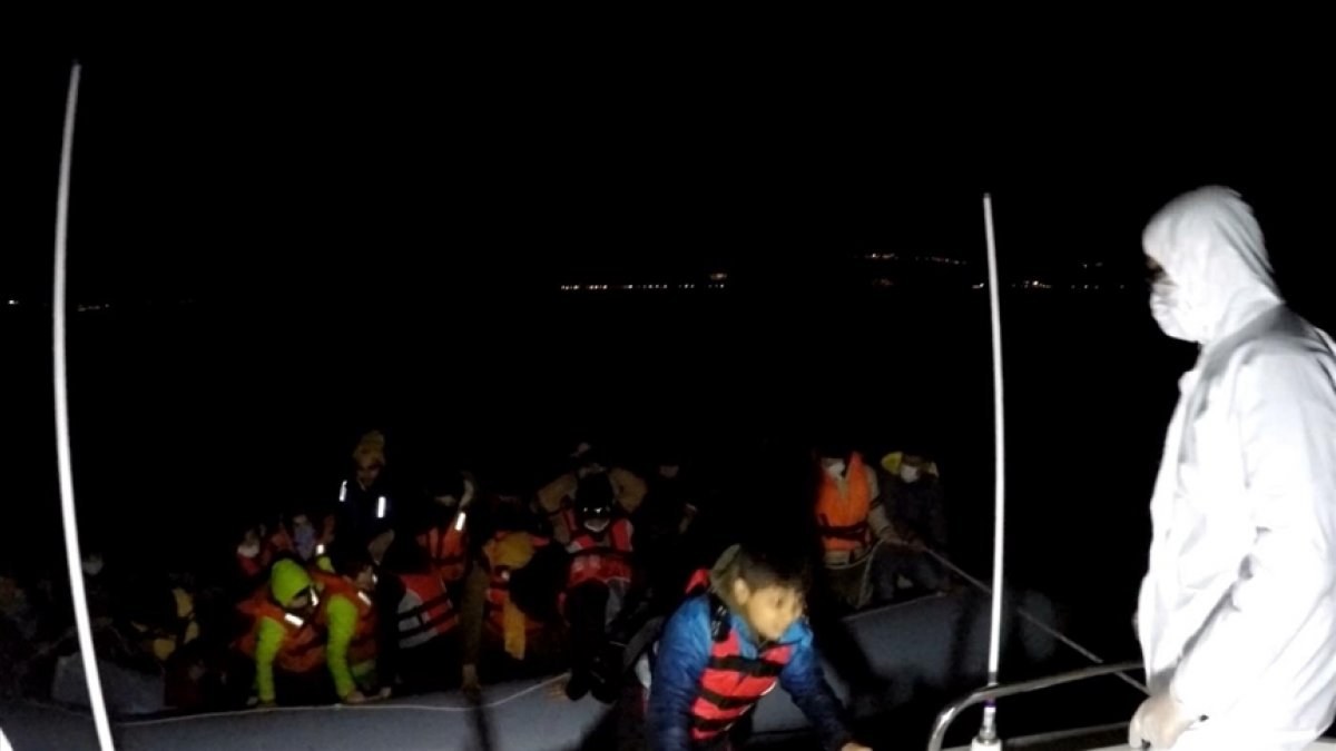 Yunanistan'ın ölüme terk ettiği 220 göçmen kurtarıldı