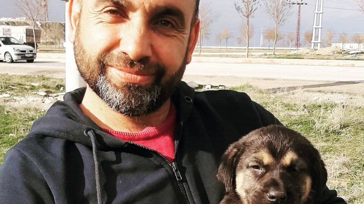 Konya'da köpek beslemeye giderken, kafası sıkışan yavruyu kurtardı
