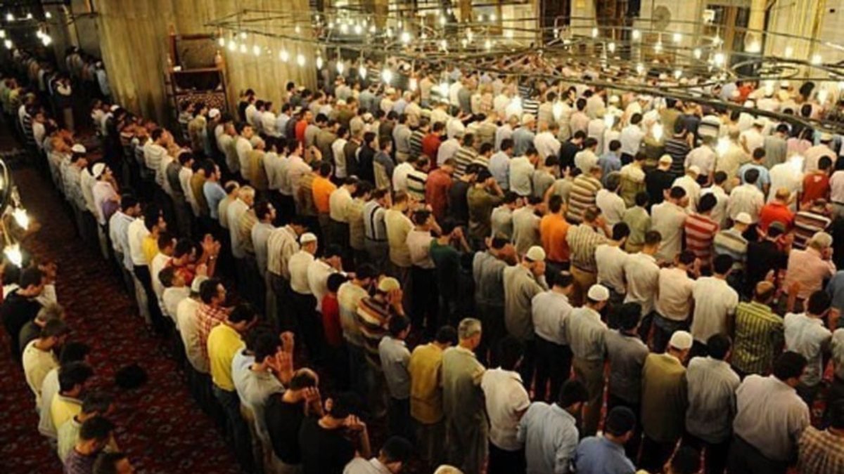 Bu yıl camilerde teravih kılınacak mı? Ramazanda camiler açık olacak mı?
