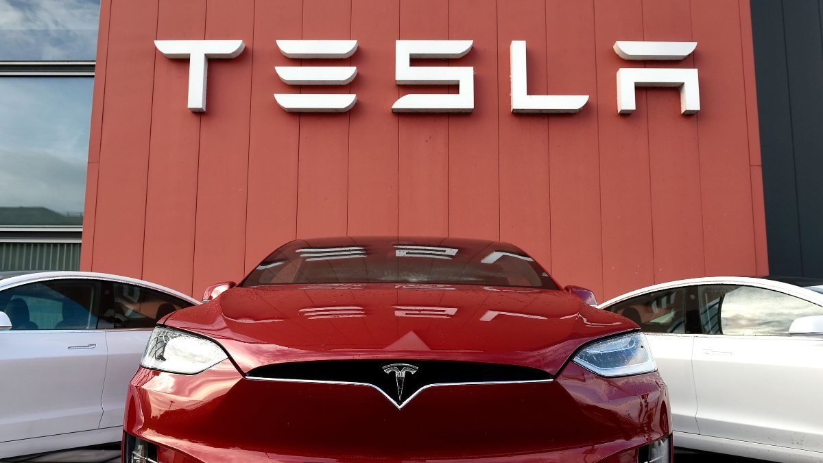 Tesla'nın ödeme sistemi bozuldu: Bazı müşterilerden iki kez para çekildi