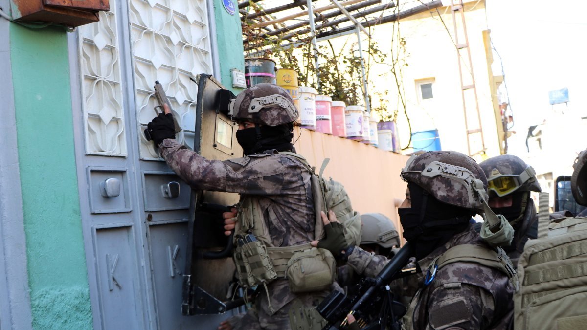 Gaziantep’te 950 polis, uyuşturucu operasyonuna katıldı: 29 gözaltı