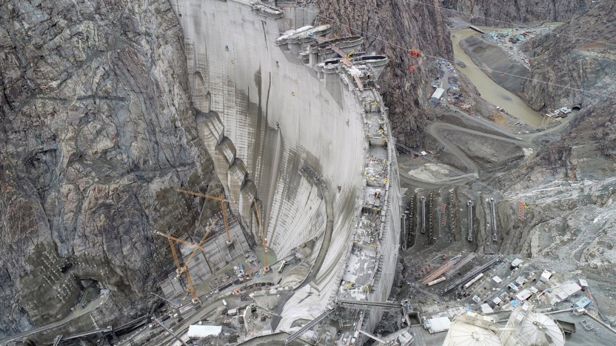 Türkiye’nin en yüksek barajı olan Yusufeli Barajı'nın son hali