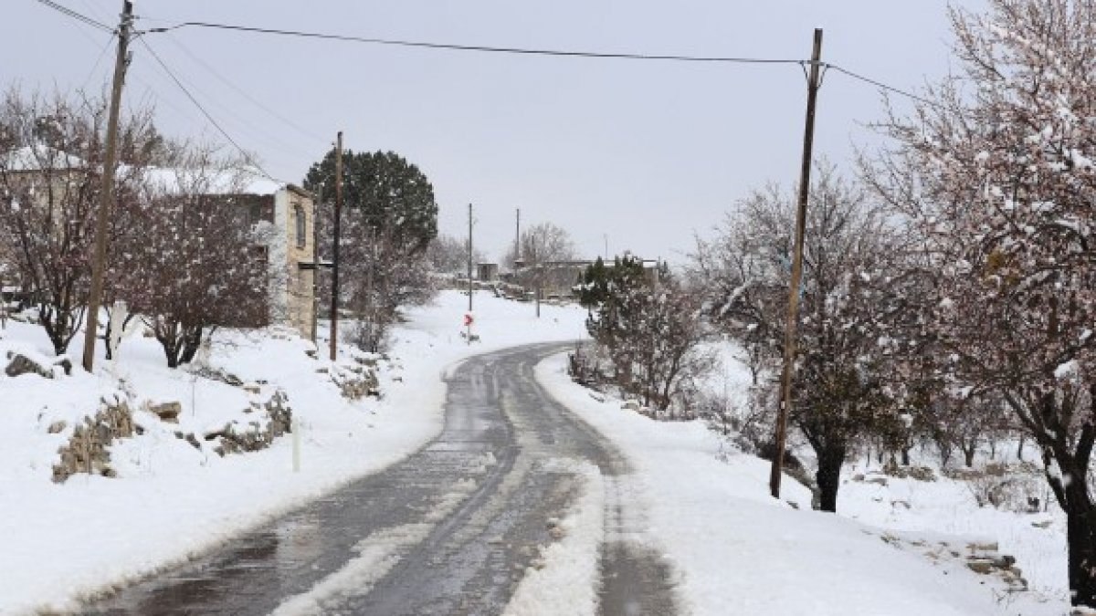 Mersin'de nisan ayında kar sürprizi