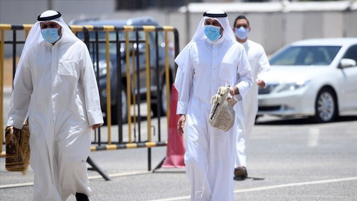 Suudi Arabistan’da günlük koronavirüs vaka sayısı 700'ü geçti