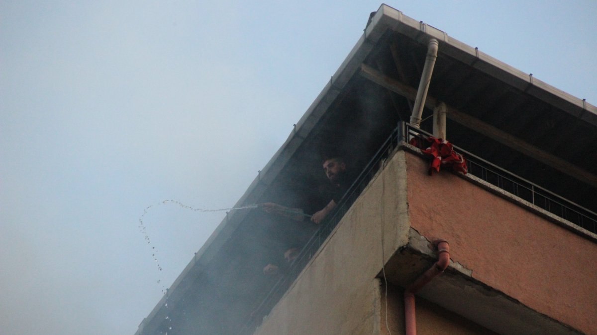 Kocaeli'de mangal için yakılan ateş, binayı küle çeviriyordu