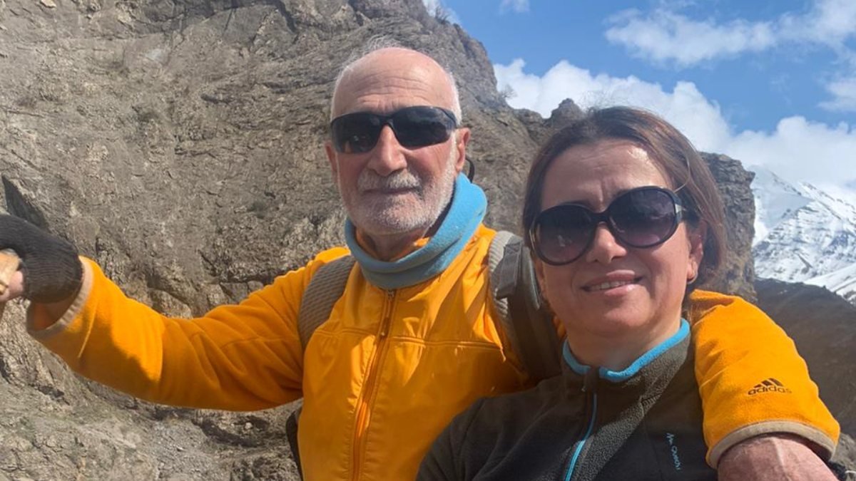 Hakkari'de 76 yaşındaki baba, kızıyla doğa yürüyüşüne çıktı