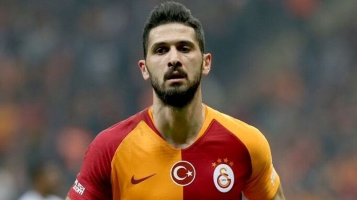 Emre Akbaba'dan yönetime imza parası talebi