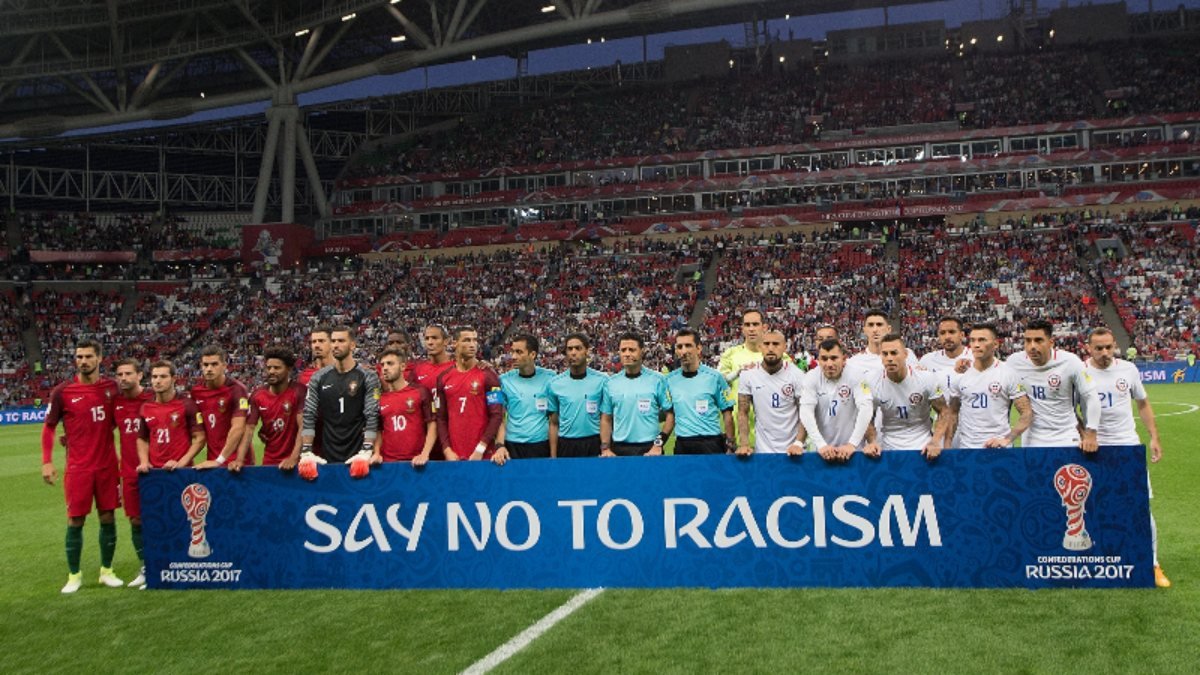 Futbol kulüpleri, ırkçılık nedeniyle sosyal medyayı boykot ediyor