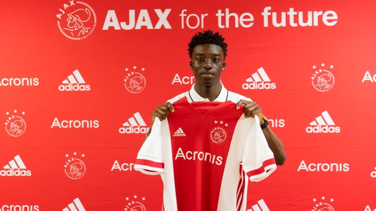 Ajax'tan iki genç transfer