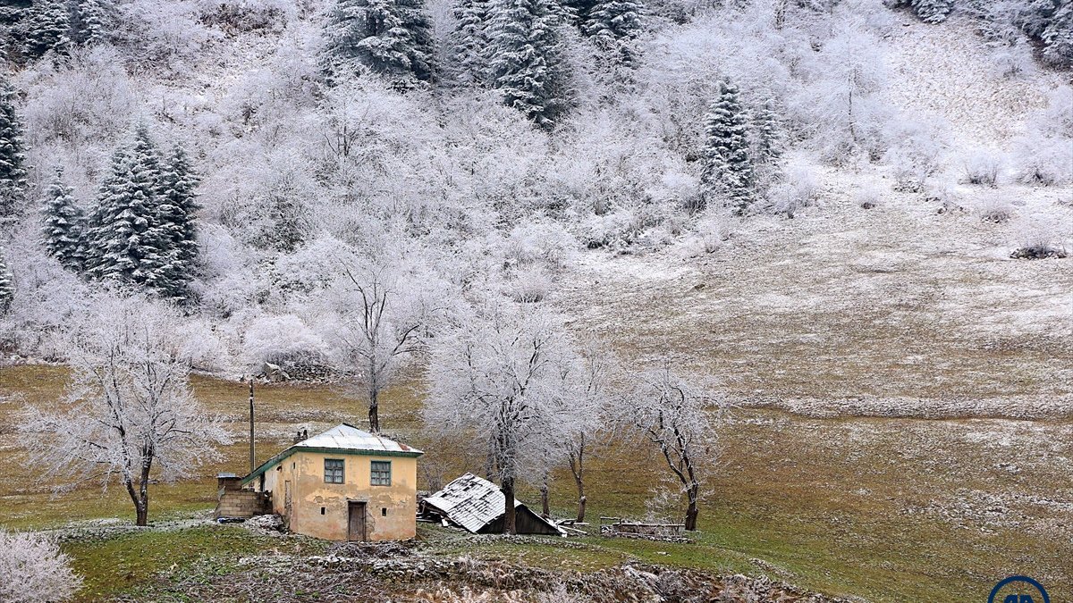 Zigana Dağı'nda iki mevsim bir arada