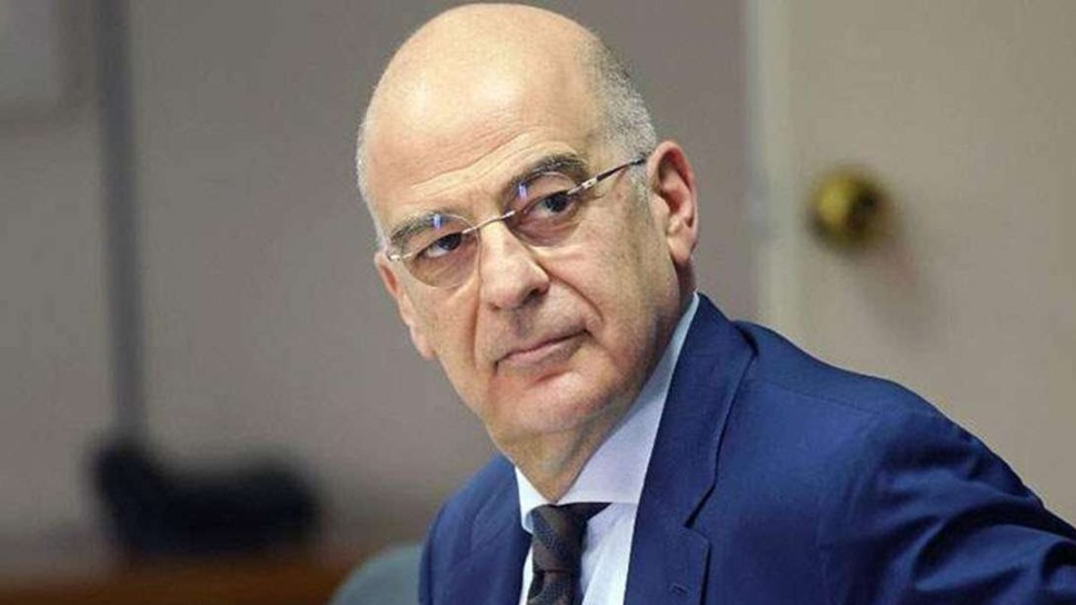 Mevlüt Çavuşoğlu'ndan azar yiyen Dendias'ın Twitter açıklamaları