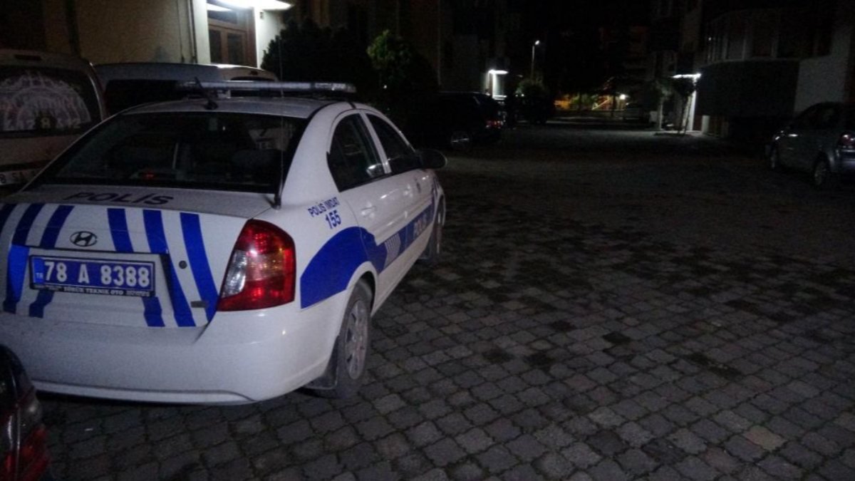 Karabük'te 5 katlı apartman karantinaya alındı