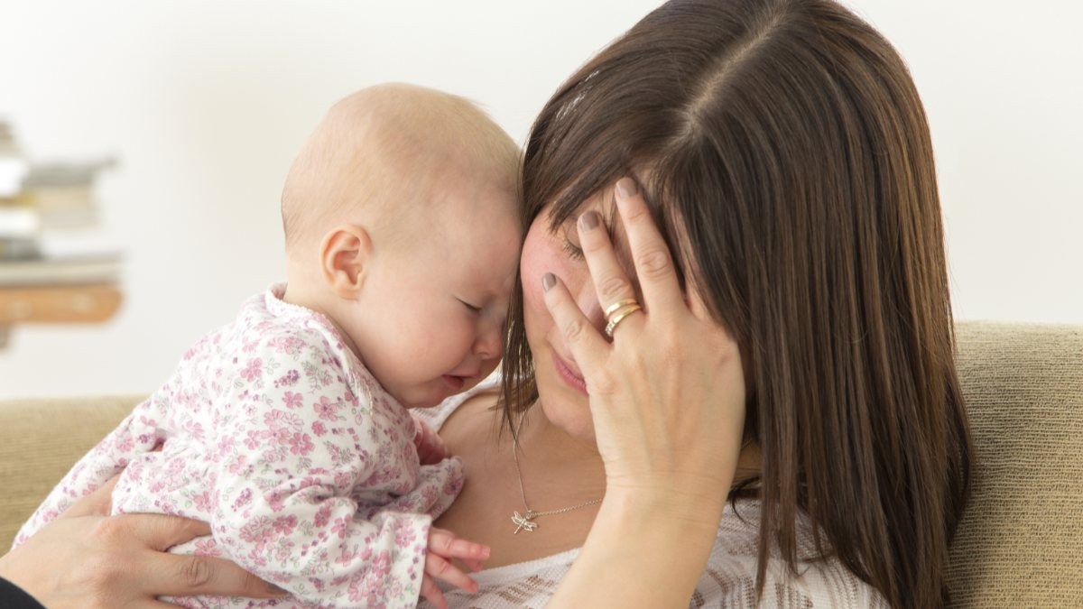 Lohusa depresyonu anne ve bebek için büyük tehlike