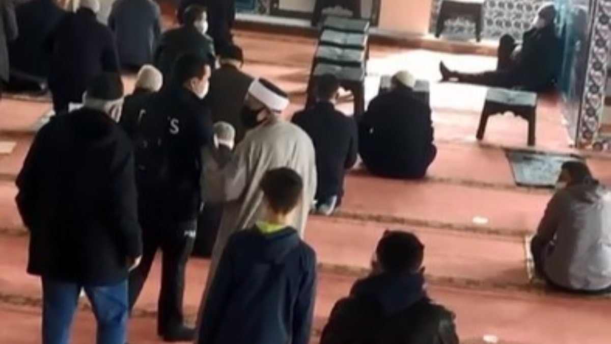 Sultangazi'de karantinada olması gereken yaşlı adam camiye gitti
