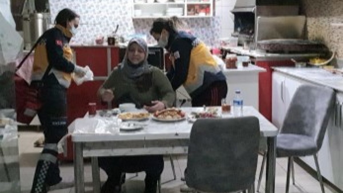 Kütahya'da bir kadın iftar yemeğinde eski eşi tarafından bıçaklandı