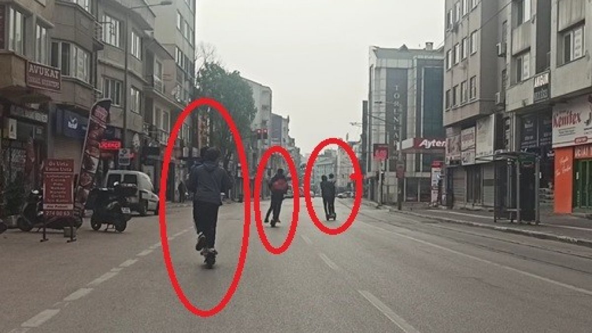 Bursa'da kısıtlamayı scooter ile deldiler