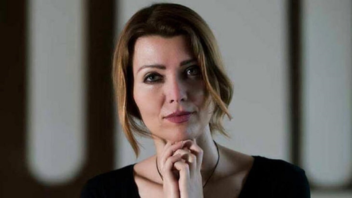 Elif Şafak kimdir? Yazar Elif Şafak'ın hayatı ve biyografisi..