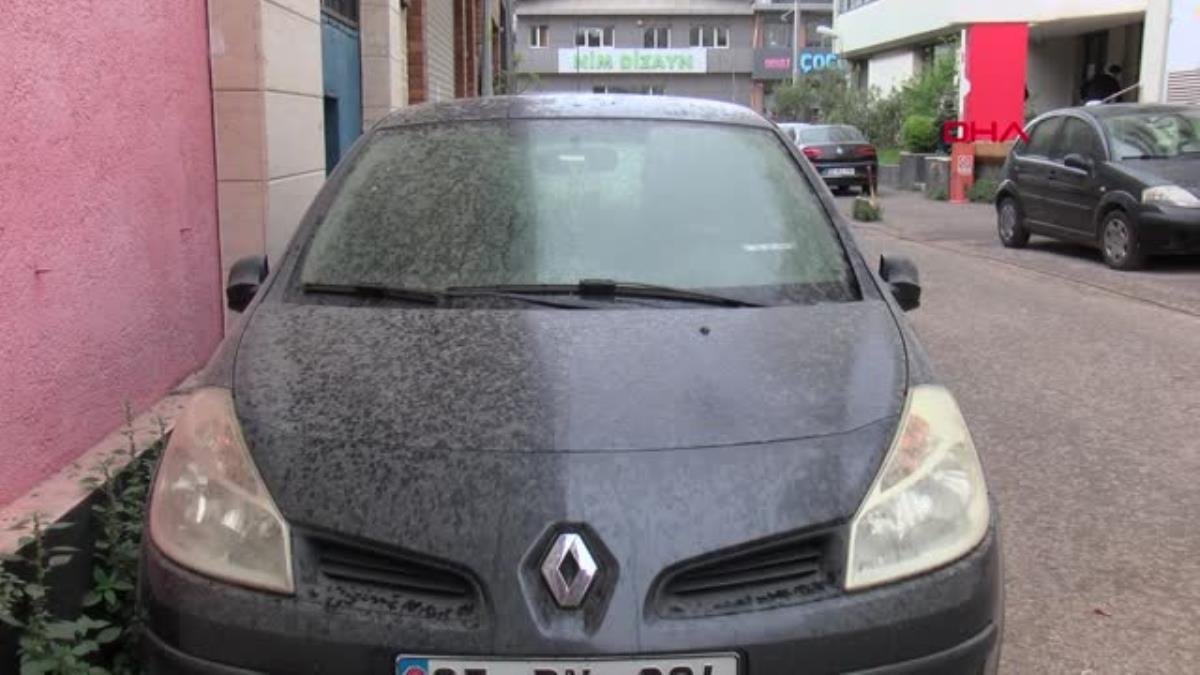 İzmir'e çamur yağdı, sürücüler zorlandı