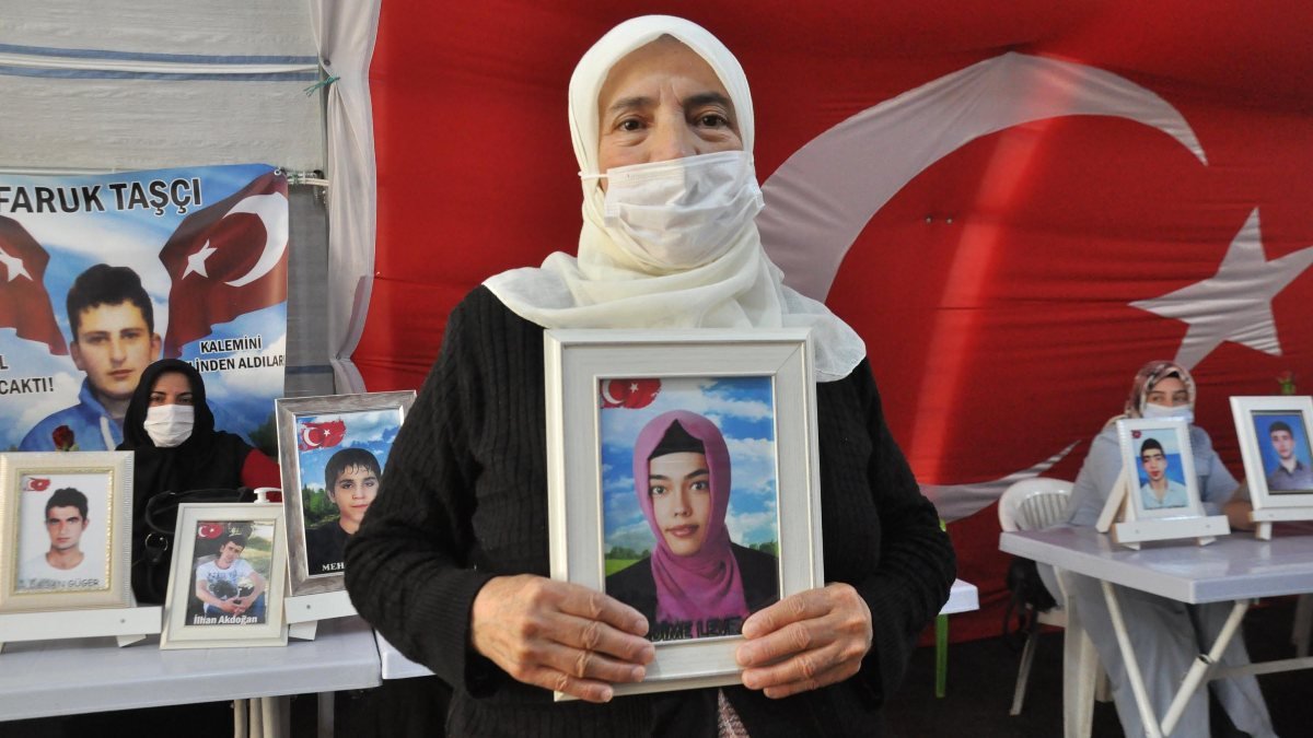 Diyarbakır'da evlat nöbetindeki anneden kararlılık vurgusu