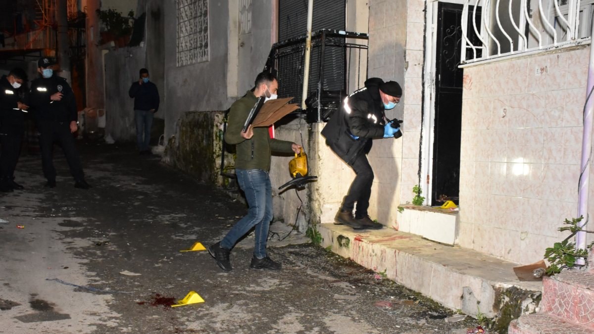 İzmir'de, misafirliğe gittiği evde husumetlisi tarafından vuruldu