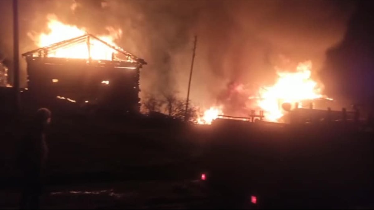 Kastamonu'da 2 ev, 3 samanlık yangında kullanılmaz hale geldi