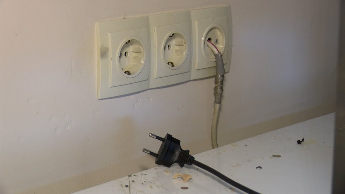 Arnavutköy'de 5 apartmanın elektronik cihazları bozuldu