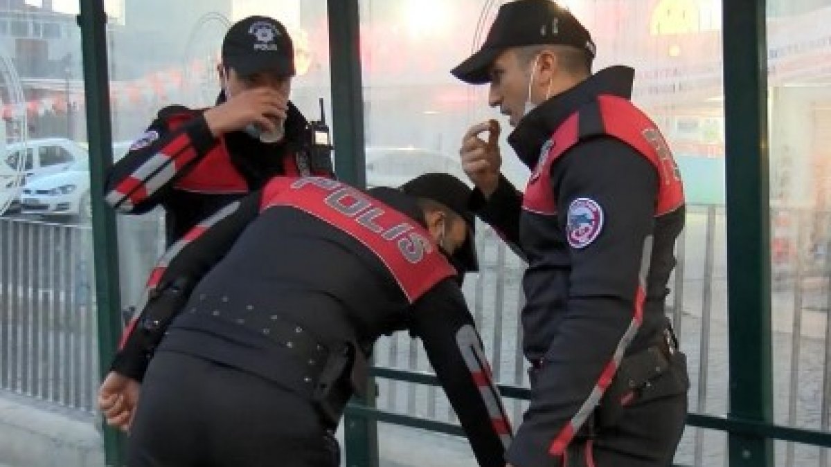 Esenler'de polis ekipleri iftarlarını denetim sırasında açtı
