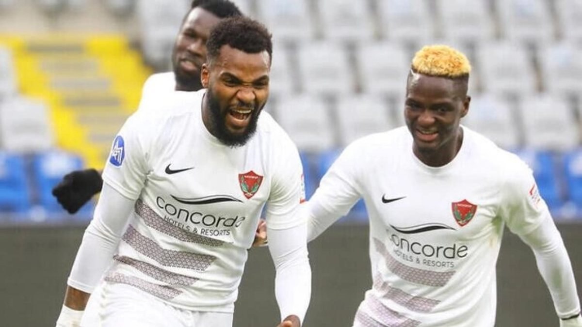 Boupendza ve Diouf, gol krallığı için yarışıyor