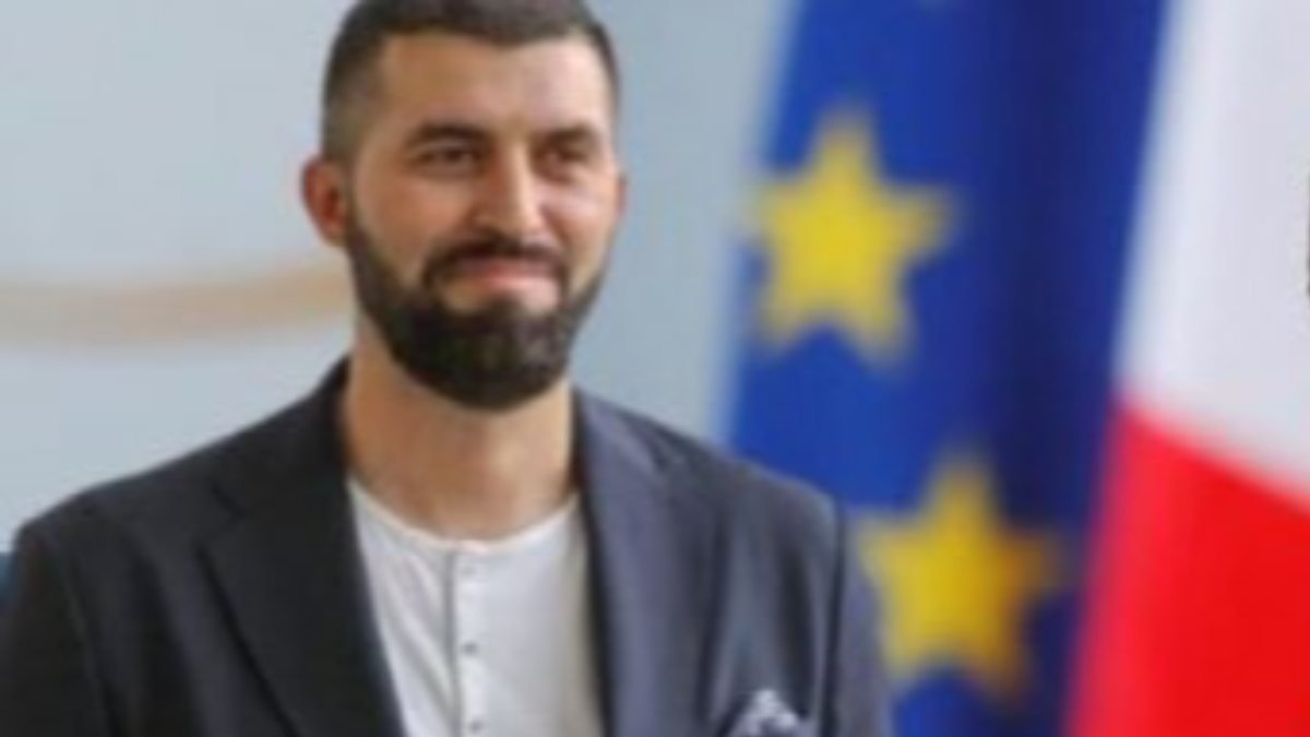 Fransa’da ASALA’yı kınayan Türk belediye meclis üyesi istifa ettirildi