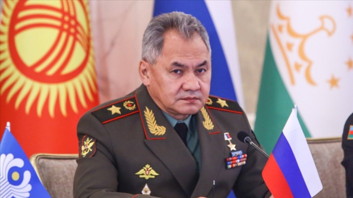 Rusya Savunma Bakanı Şoygu: NATO,  Avrupa'daki birliklerini savaşa hazırlıyor