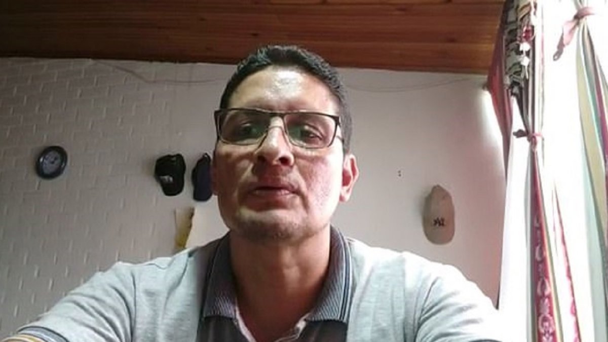 Kolombiya'da açık unuttuğu kamera öğretmenin başını yaktı