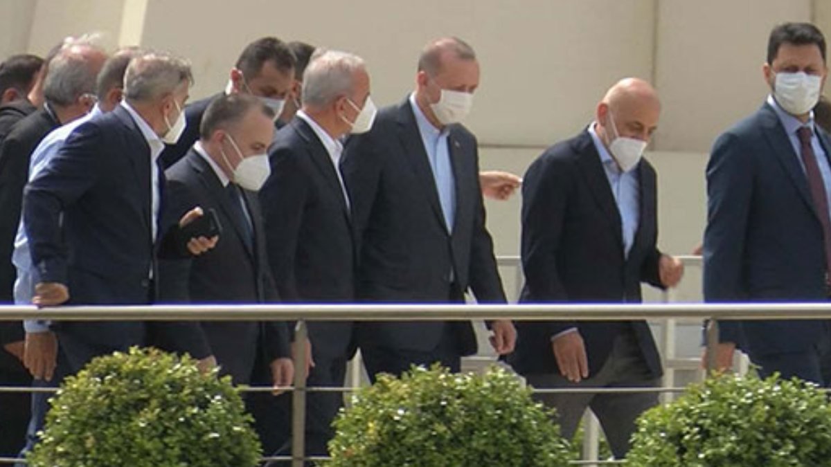 Cumhurbaşkanı Erdoğan, İsmet Yıldırım'ın babasının cenaze namazına katıldı