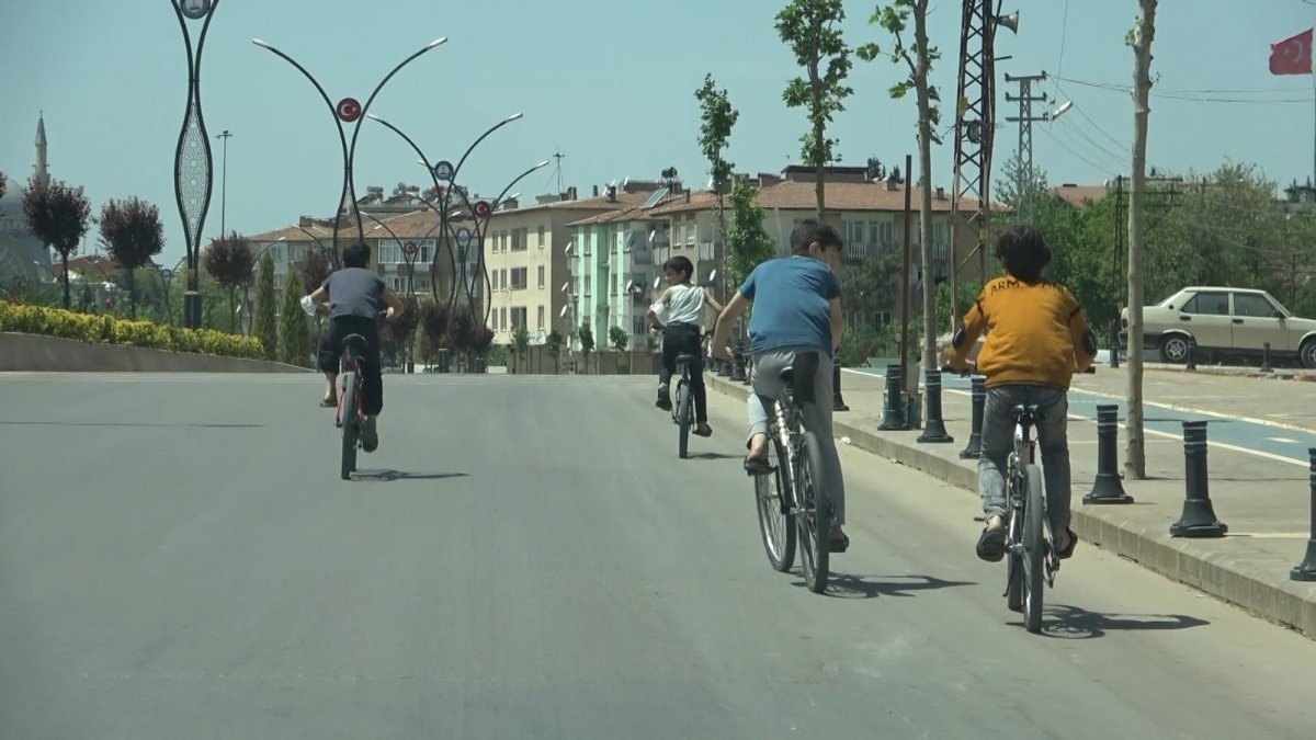 Gaziantep’te sokaklar çocuklara kaldı