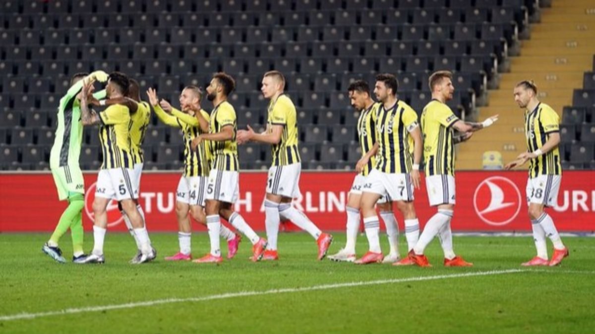 Fenerbahçe-BB Erzurumspor Maçının Ilk 11'leri