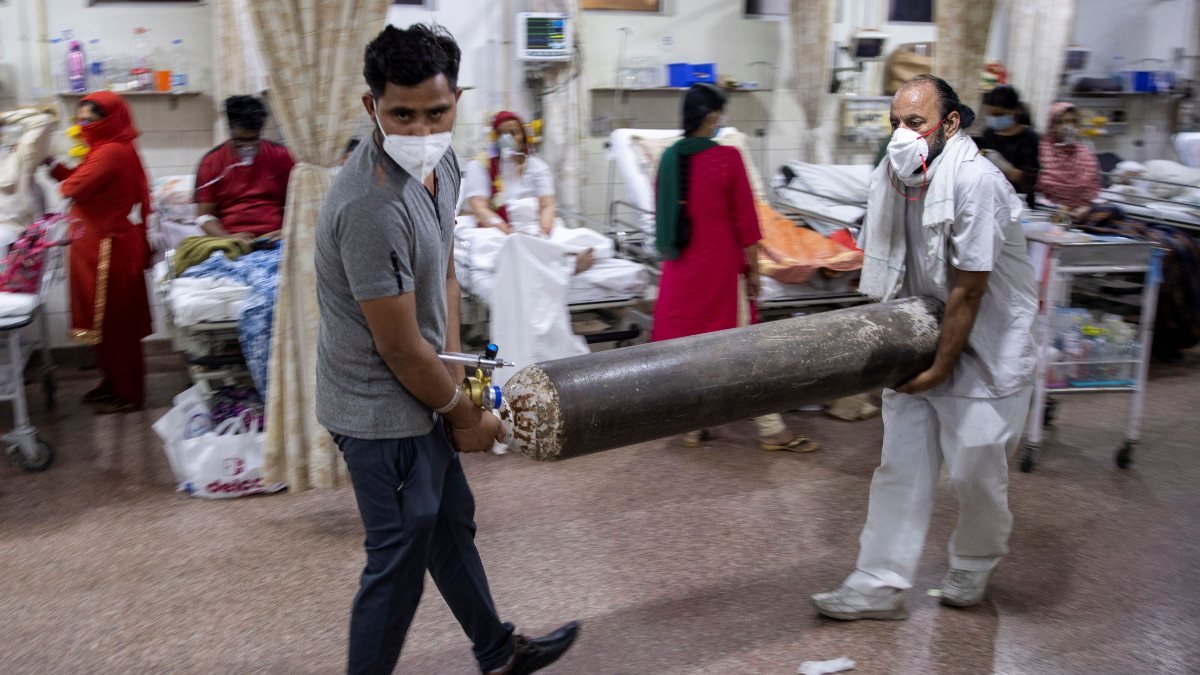 Hindistan mahkemesi: Oksijen eksikliğine bağlı ölümler soykırımdan farksız