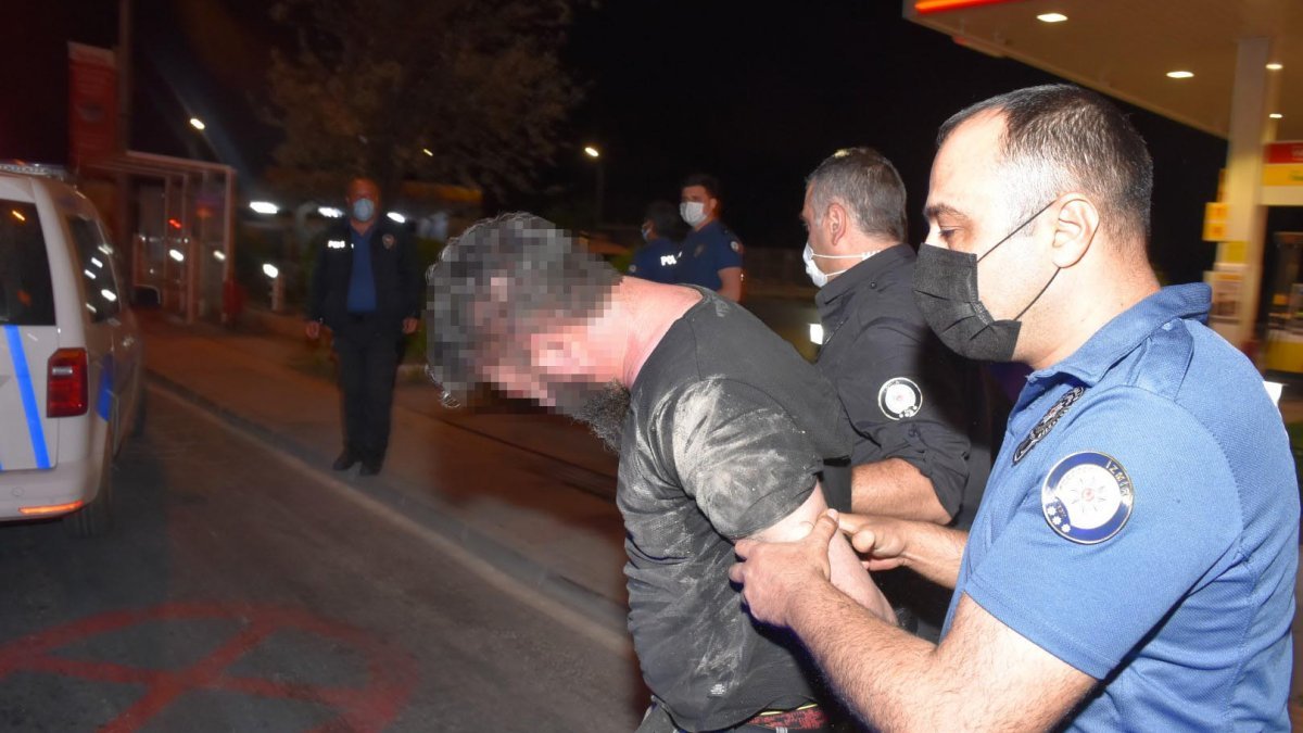 İzmir'de nefes kesen kovalamaca: 1 polis yaralandı