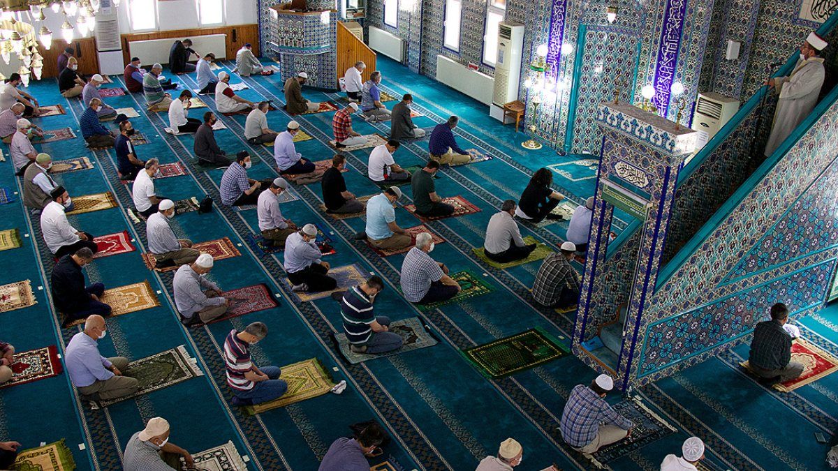 Ramazan Bayramı namazının saatleri belli oldu