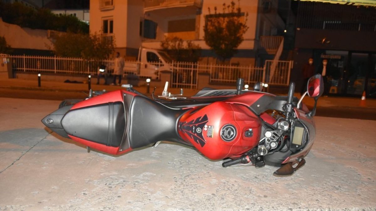Beşiktaş'ta motosiklet denemesi yapan polis kaza yaptı