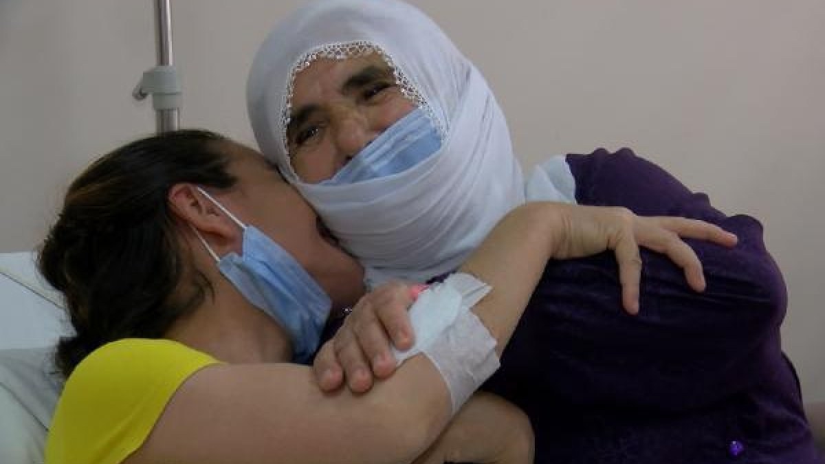Diyarbakır'da kızına böbreğini verdi