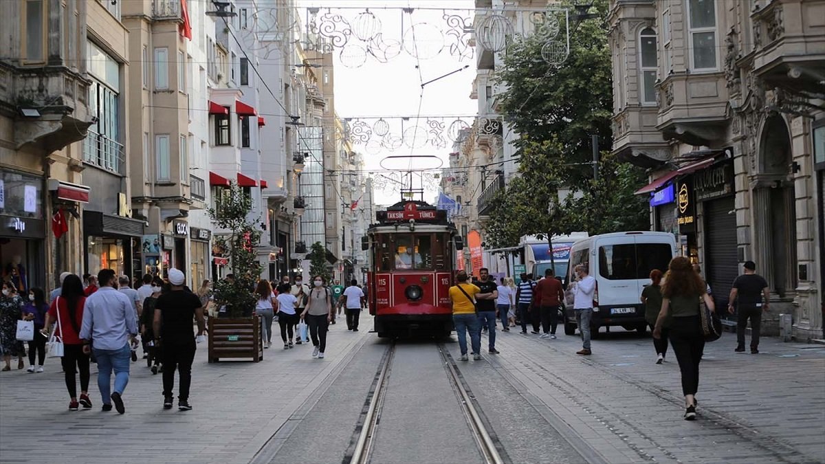 17 Mayıs sonrası normalleşme nasıl olacak? Tam kapanma sonrası için 3 aşamalı plan..