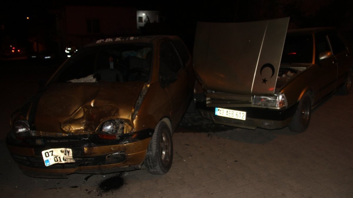 Konya’da iki otomobil çarpıştı: 8 yaralı